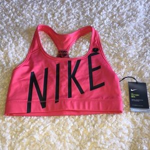 NWT - Nike Victory Sports Bra (pink)